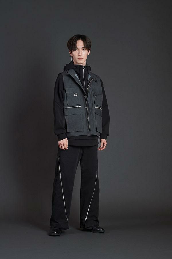 【未使用品】NO ID. ノーアイディー セットアップ 総柄　定価41800円 NO ID.（ノー アイディー）の古着 COOL&SEXY系美品！ (Page 1)