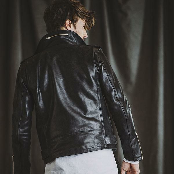 ノーアイディー　swag レザー　コーティング ノーアイディー swag レザー コーティング レザーに🎶ニットに