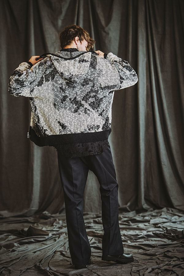 NO ID. ノーアイディー アブストラクトJQニットZIPパーカ