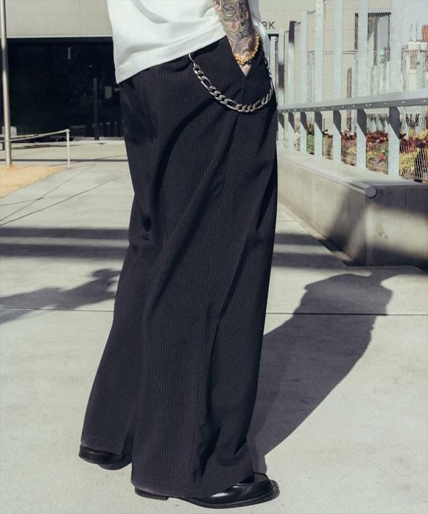 SUBCIETY サブサエティ Cross tuck slacks