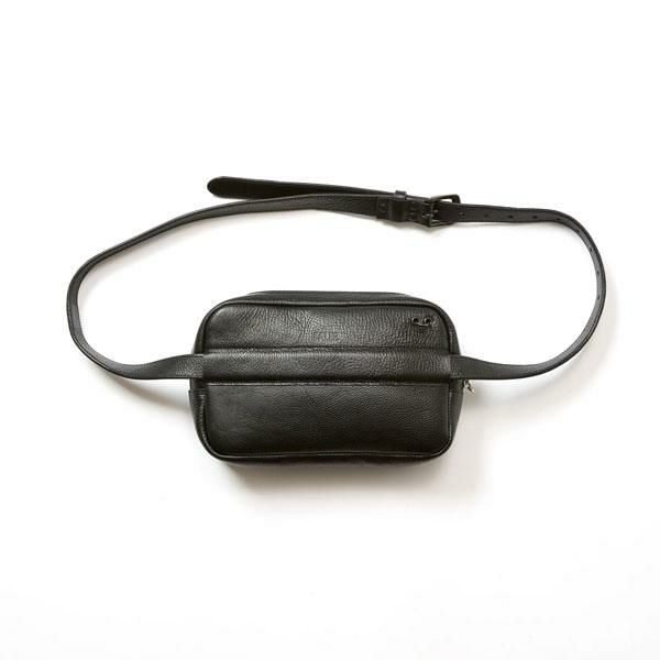 CALEE キャリー STUDS LEATHER BODY BAG